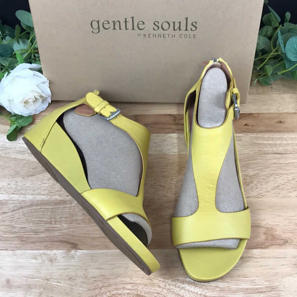 Gentle Souls by Kenneth Cole Yellow Leather Gisele Wedge Sandals 9.5M